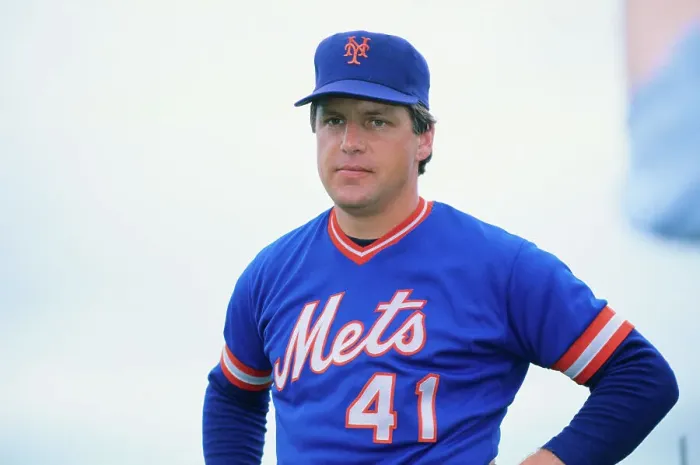 Framed Print : Portrait of Tom Seaver with His Hands on His Hips