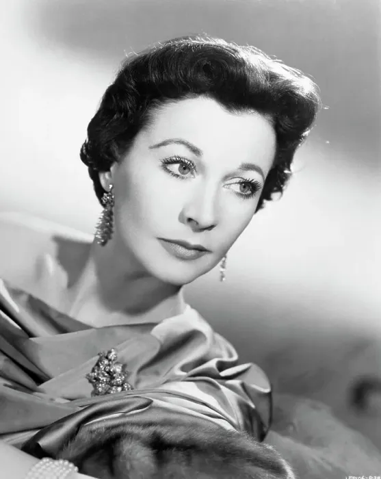 Framed Print : Portrait of Vivien Leigh Framed Print : Portrait of Vivien Leigh