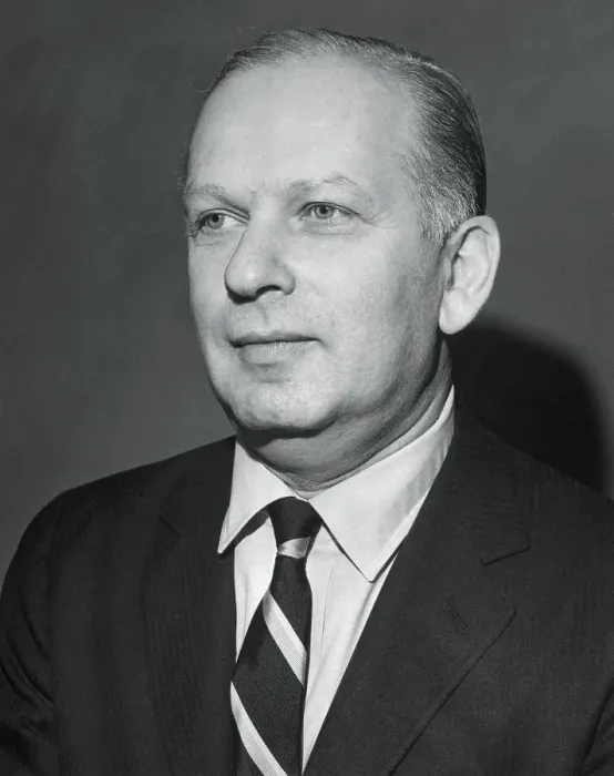 Framed Print : Portrait of William Bernbach Framed Print : Portrait of William Bernbach