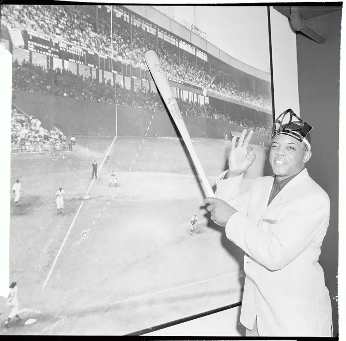 Framed Print : Portrait of Willie Mays Framed Print : Portrait of Willie Mays