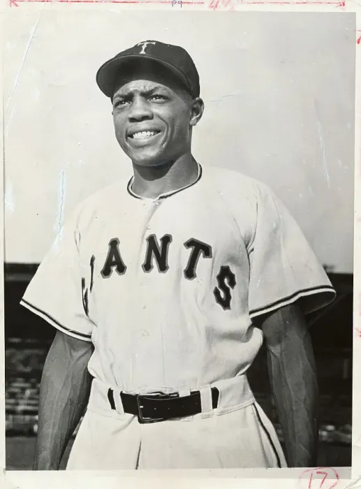 Framed Print : Portrait of Willie Mays Framed Print : Portrait of Willie Mays