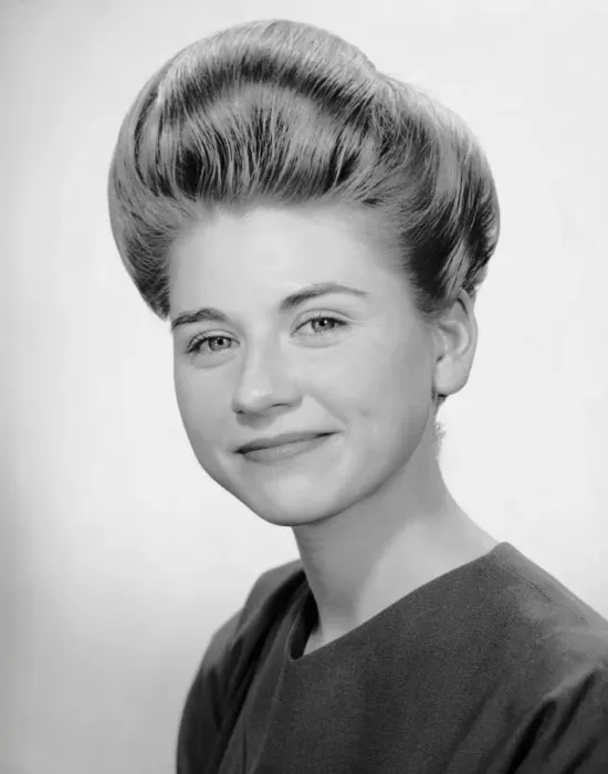 Framed Print : Portrait of woman smiling