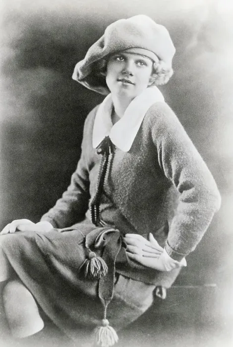 Framed Print : Portrait of Young Jean Harlow Framed Print : Portrait of Young Jean Harlow
