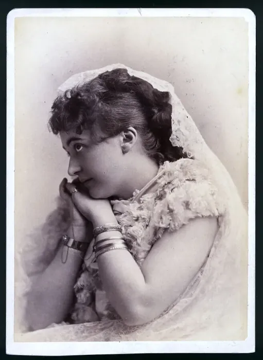 Framed Print : Portrait of a Young Woman Framed Print : Portrait of a Young Woman
