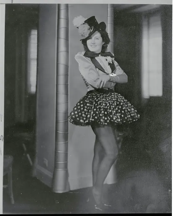 Framed Print : Portrait of Ziegfeld Dancer Helen Gates Framed Print : Portrait of Ziegfeld Dancer Helen Gates