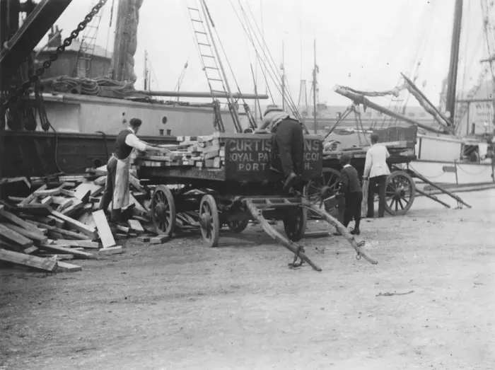 Framed Print : Portsmouth Docks Framed Print : Portsmouth Docks