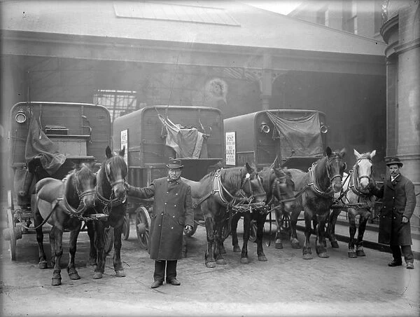Post Vans. 1909: Horse-drawn Postal Vans. (Photo by Topical Press Agency / Getty Images)