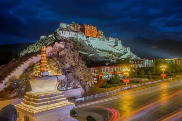 Framed Print : Potala Palace, Tibet, China Framed Print : Potala Palace, Tibet, China