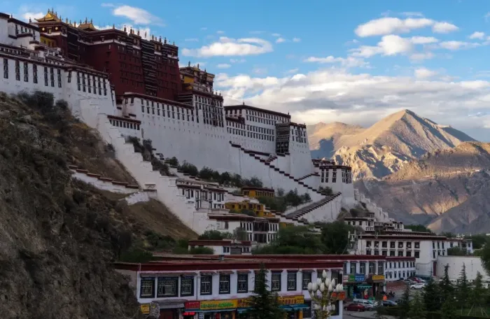 Framed Print : Potala Palace, Tibet, China Framed Print : Potala Palace, Tibet, China