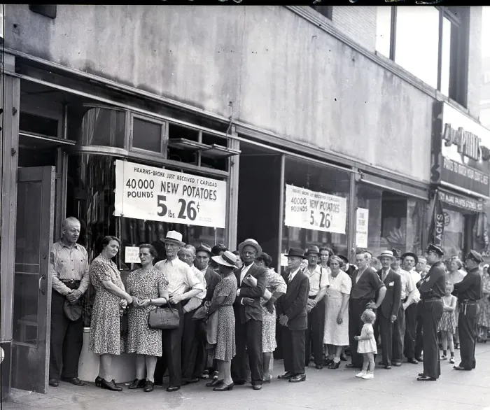 Framed Print : Potato Sale Line In The Bronx, 1943 Framed Print : Potato Sale Line In The Bronx, 1943
