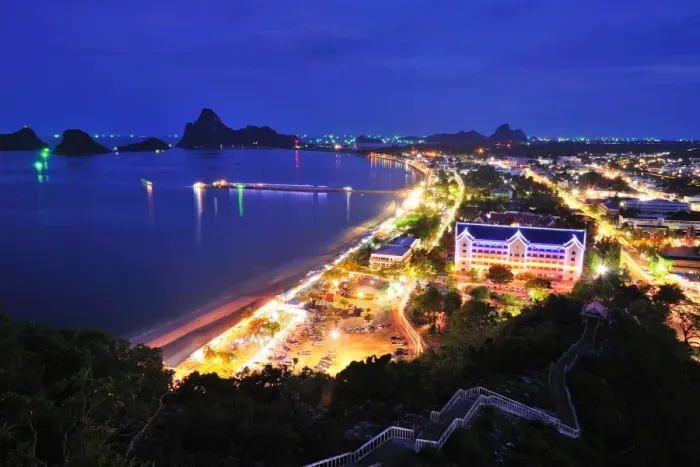 Framed Print : Prachuap Khiri Khan city hall Framed Print : Prachuap Khiri Khan city hall