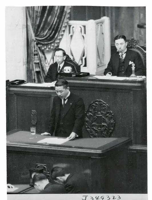 Framed Print : Premier Koki Hirota Speaking Framed Print : Premier Koki Hirota Speaking