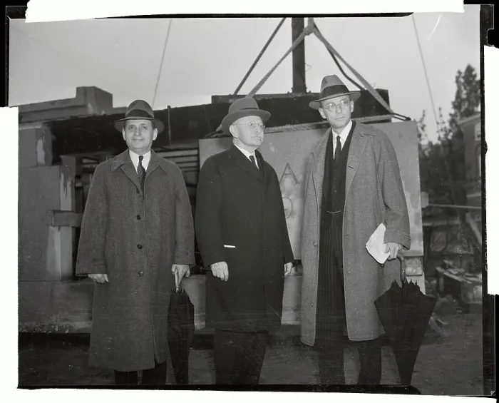 Framed Print : President and Dean of Harvard with Donating Alumnus Framed Print : President and Dean of Harvard with Donating Alumnus