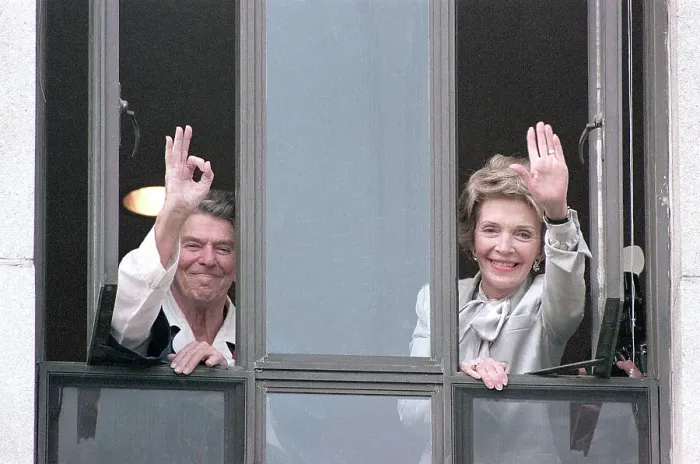 Framed Print : President and First Lady Reagan Waving From Hospital Window Framed Print : President and First Lady Reagan Waving From Hospital Window