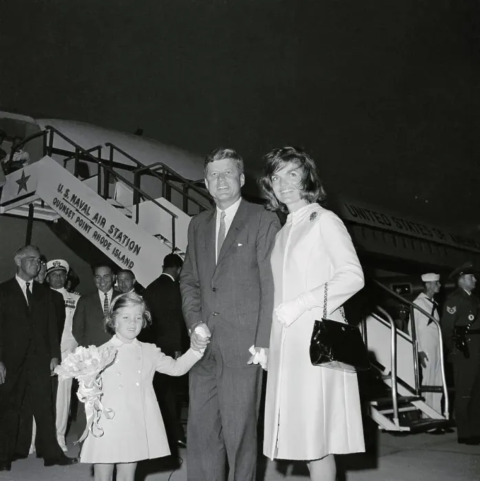 Framed Print : President John F. Kennedy and Jacqueline O'nassis Framed Print : President John F. Kennedy and Jacqueline O'nassis