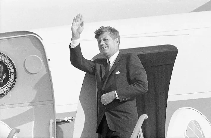 Framed Print : President John F. Kennedy Leaving Berlin Framed Print : President John F. Kennedy Leaving Berlin
