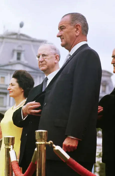Framed Print : President Johnson and President Eamon de Valera, of Ireland