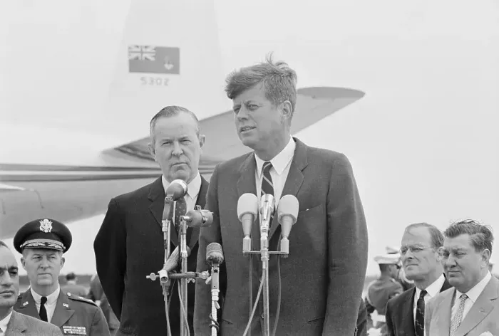 Framed Print : President Kennedy and Canadian Prime Minister Lester Pearson Framed Print : President Kennedy and Canadian Prime Minister Lester Pearson