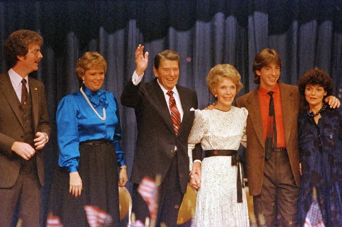 Framed Print : President and Nancy Reagan with Family Framed Print : President and Nancy Reagan with Family