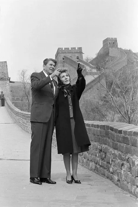 Framed Print : President and Nancy Reagan at Great Wall of China Framed Print : President and Nancy Reagan at Great Wall of China