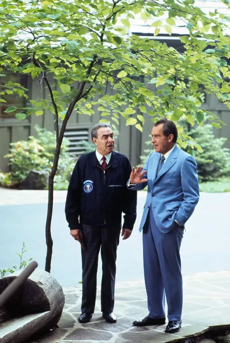 Framed Print : President Nixon and Leonid Brezhnev