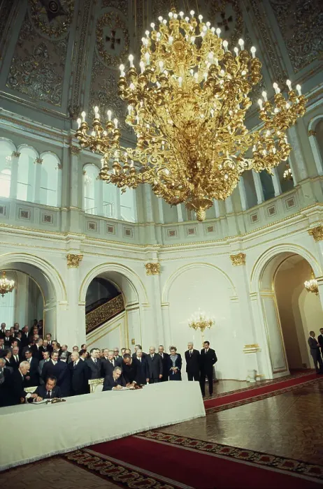 Framed Print : President Nixon And Soviet Premier Kosygin At Kremlin Framed Print : President Nixon And Soviet Premier Kosygin At Kremlin