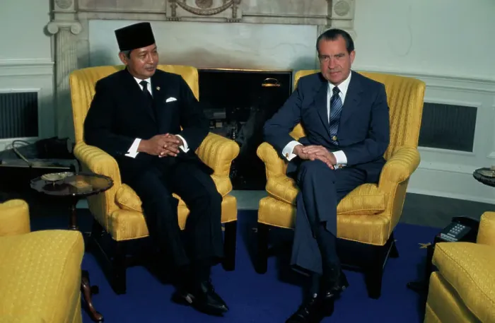 Framed Print : President Nixon and Suharto Chatting Framed Print : President Nixon and Suharto Chatting