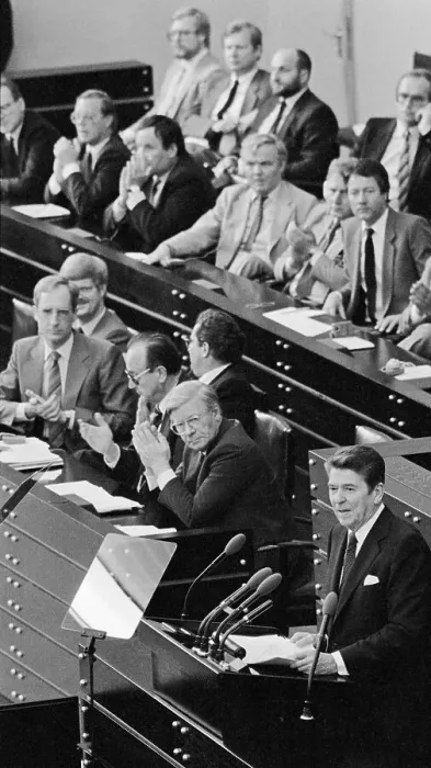 Framed Print : President Reagan Addressing the Bundestag Framed Print : President Reagan Addressing the Bundestag