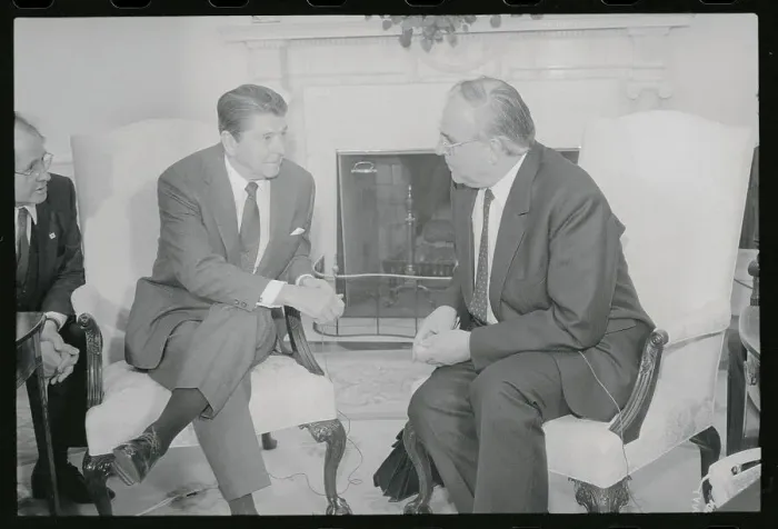 Framed Print : President Reagan Conferring with Helmut Kohl Framed Print : President Reagan Conferring with Helmut Kohl