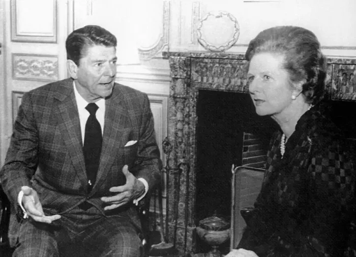 Framed Print : President Reagan Meeting with Margaret Thatcher Framed Print : President Reagan Meeting with Margaret Thatcher