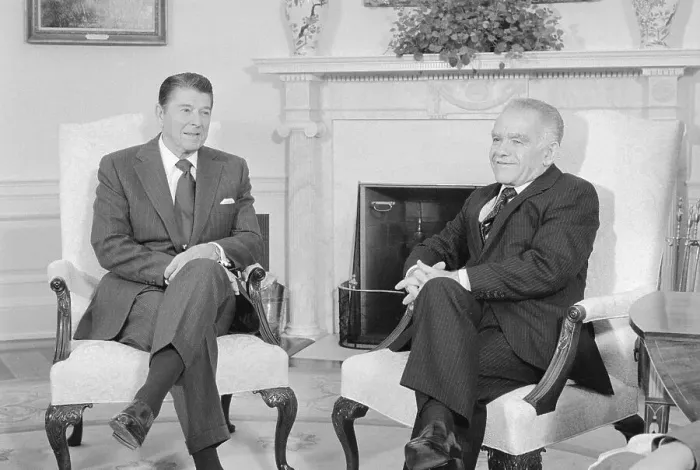 Framed Print : President Reagan Meeting with Yitzhak Shamir Framed Print : President Reagan Meeting with Yitzhak Shamir
