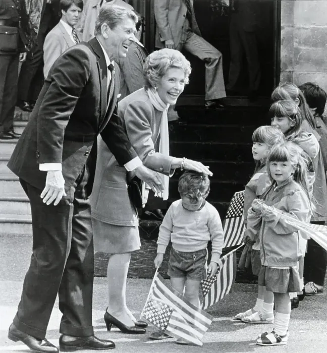 Framed Print : President Reagan and Nancy Reagan With Irish Children Framed Print : President Reagan and Nancy Reagan With Irish Children
