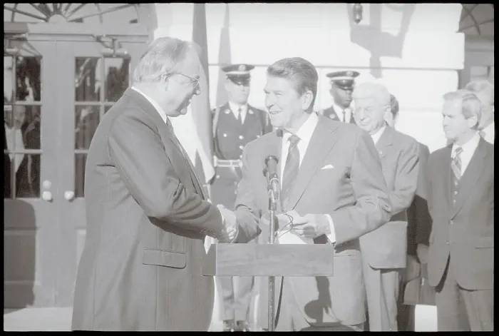 Framed Print : President Reagan Shaking Hands with Helmut Kohl Framed Print : President Reagan Shaking Hands with Helmut Kohl