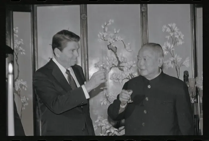 Framed Print : President Reagan Sharing Toast with Li Xiannian Framed Print : President Reagan Sharing Toast with Li Xiannian