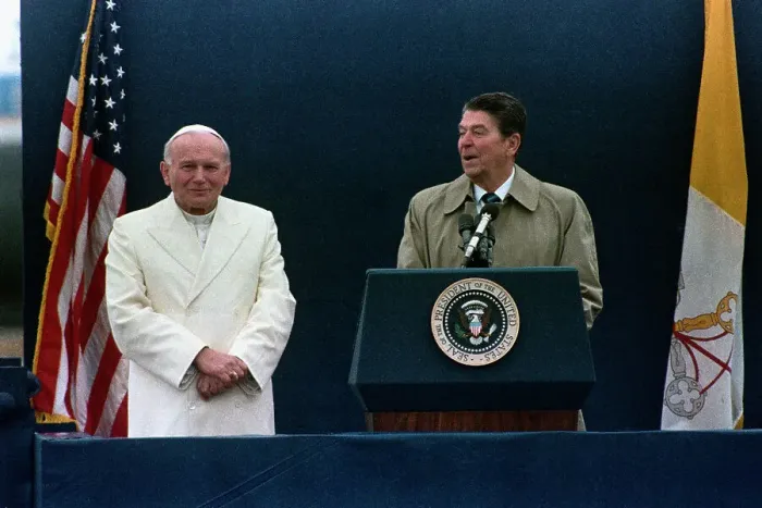 Framed Print : President Ronald Reagan and Pope John Paul II Framed Print : President Ronald Reagan and Pope John Paul II