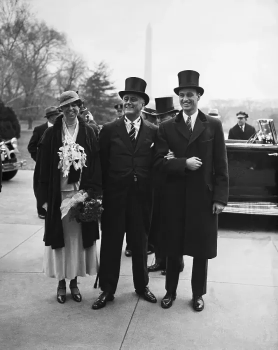 Framed Print : President Roosevelt Entering White House Framed Print : President Roosevelt Entering White House