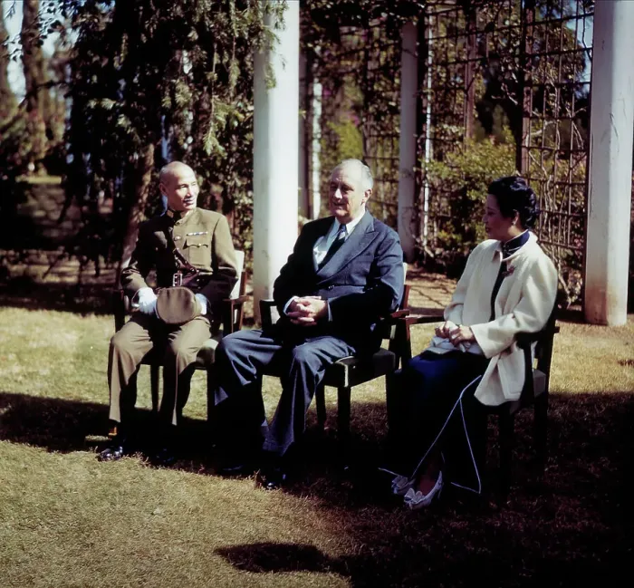 Framed Print : President Roosevelt Meets Chiang Kai-shek and Wife Framed Print : President Roosevelt Meets Chiang Kai-shek and Wife