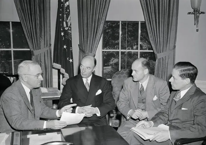 Framed Print : President Truman Meeting with Foreign Policy Advisors Framed Print : President Truman Meeting with Foreign Policy Advisors