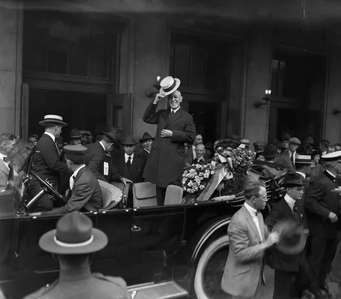Framed Print : President Woodrow Wilson Acknowledges Onlookers