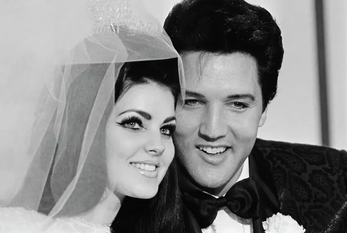 Framed Print : Pricilla and Elvis Presley on their Wedding Day Framed Print : Pricilla and Elvis Presley on their Wedding Day
