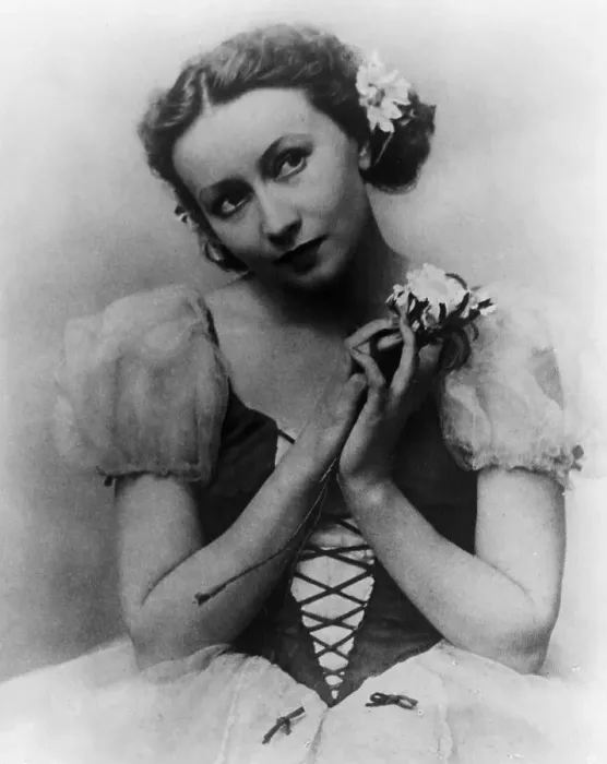 Framed Print : Prima Ballerina Galina Ulanova Framed Print : Prima Ballerina Galina Ulanova
