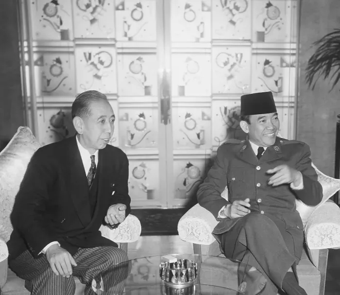Framed Print : Prime Minister Kishi Nobusuke and President Sukarno