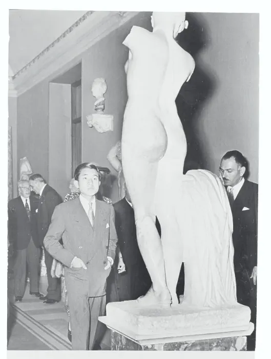 Framed Print : Prince Akihito Viewing Venus Statue Framed Print : Prince Akihito Viewing Venus Statue