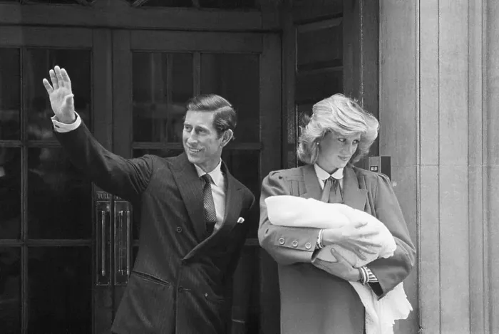 Framed Print : Prince Charles and Diana With Newborn Son Framed Print : Prince Charles and Diana With Newborn Son