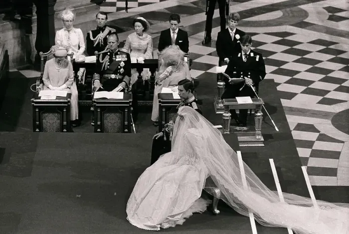 Framed Print : Prince Charles and Diana Spencer Kneeling at Wedding Framed Print : Prince Charles and Diana Spencer Kneeling at Wedding