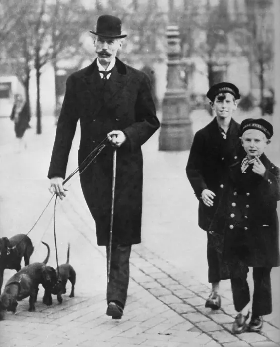 Framed Print : Prince Harold with His Two Sons