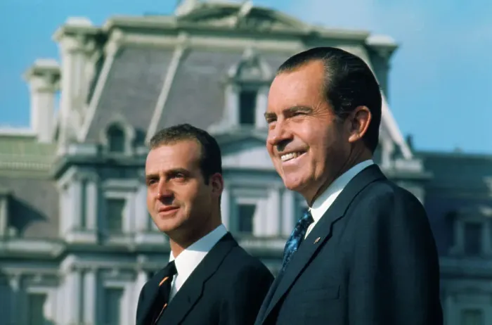 Framed Print : Prince Juan Carlos with Richard Nixon Framed Print : Prince Juan Carlos with Richard Nixon