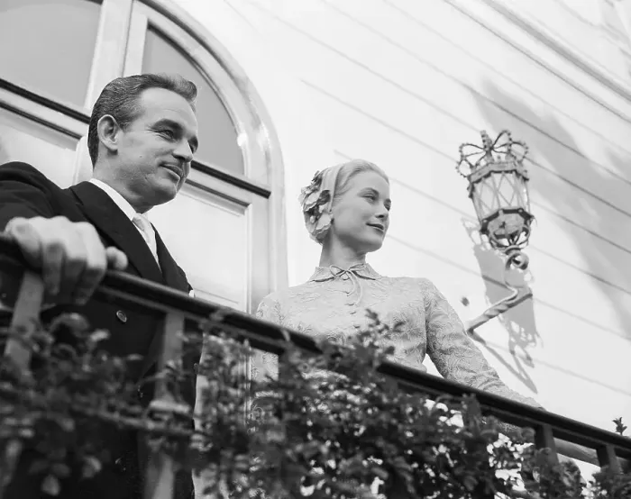 Framed Print : Prince Rainier and Grace Kelly on Balcony Framed Print : Prince Rainier and Grace Kelly on Balcony