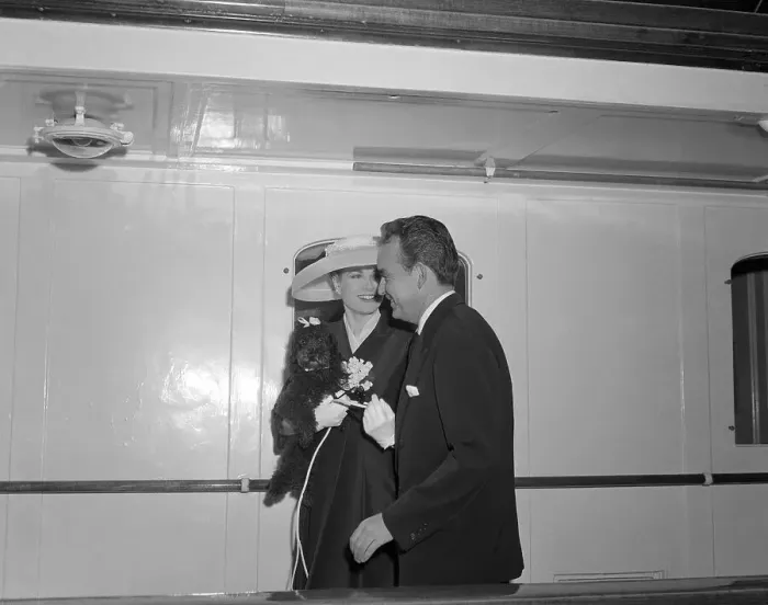 Framed Print : Prince Rainier III Talking with Grace Kelly Framed Print : Prince Rainier III Talking with Grace Kelly