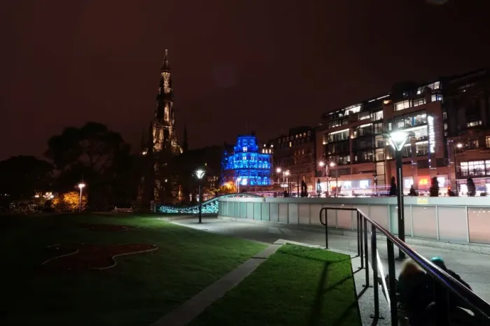 Framed Print : Princes street at night, Long Exposure, Edinburgh, United Kingdom Framed Print : Princes street at night, Long Exposure, Edinburgh, United Kingdom